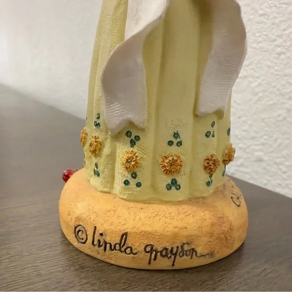 Linda Grayson October Flower Angel Figurine Handmade Colendula Vintage 1995 - Picture 4 of 8